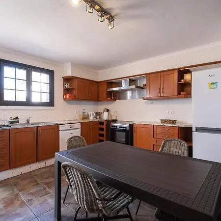 בית נופש Casa Do - New House! Cabouco